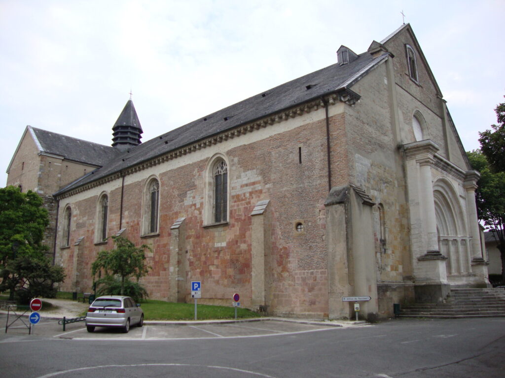 La cathédrale Notre-Dame de Lescar, au départ du chemin de Compostelle près de Pau