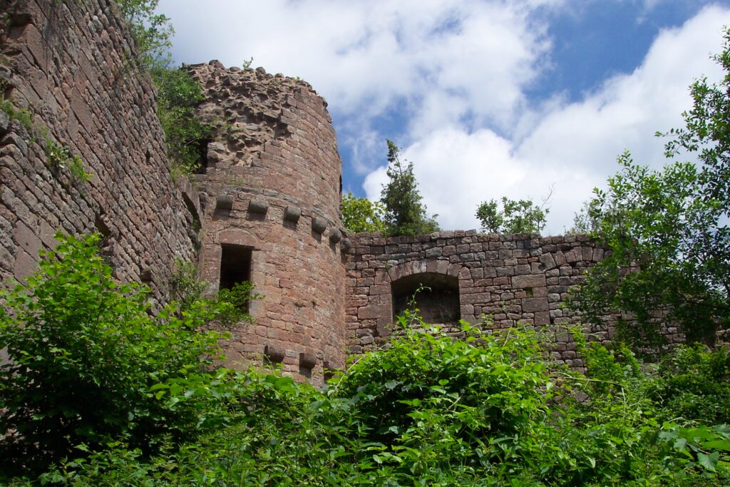 Les ruines du château du Landsberg, au-dessus de Barr dans le piémont des Vosges